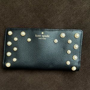 Beautiful Kate Spade Pearl Wallet